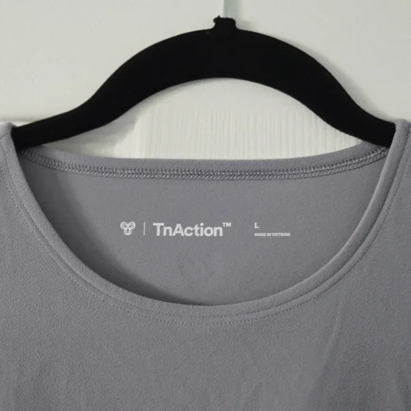 ARITZIA TNA Women's Gray Sleeveless Tank. - Picture 2 of 6